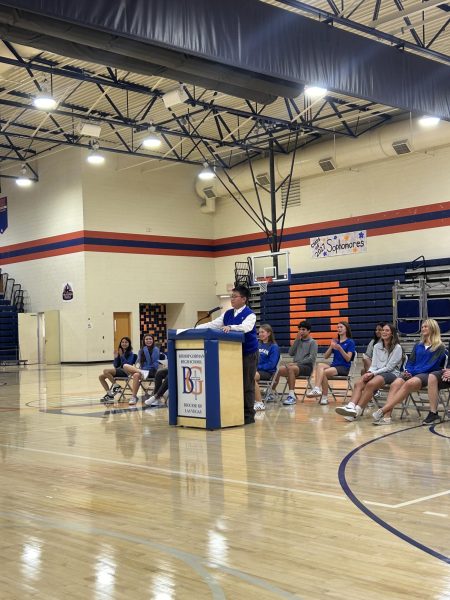 One freshman giving his speech at the elections. 