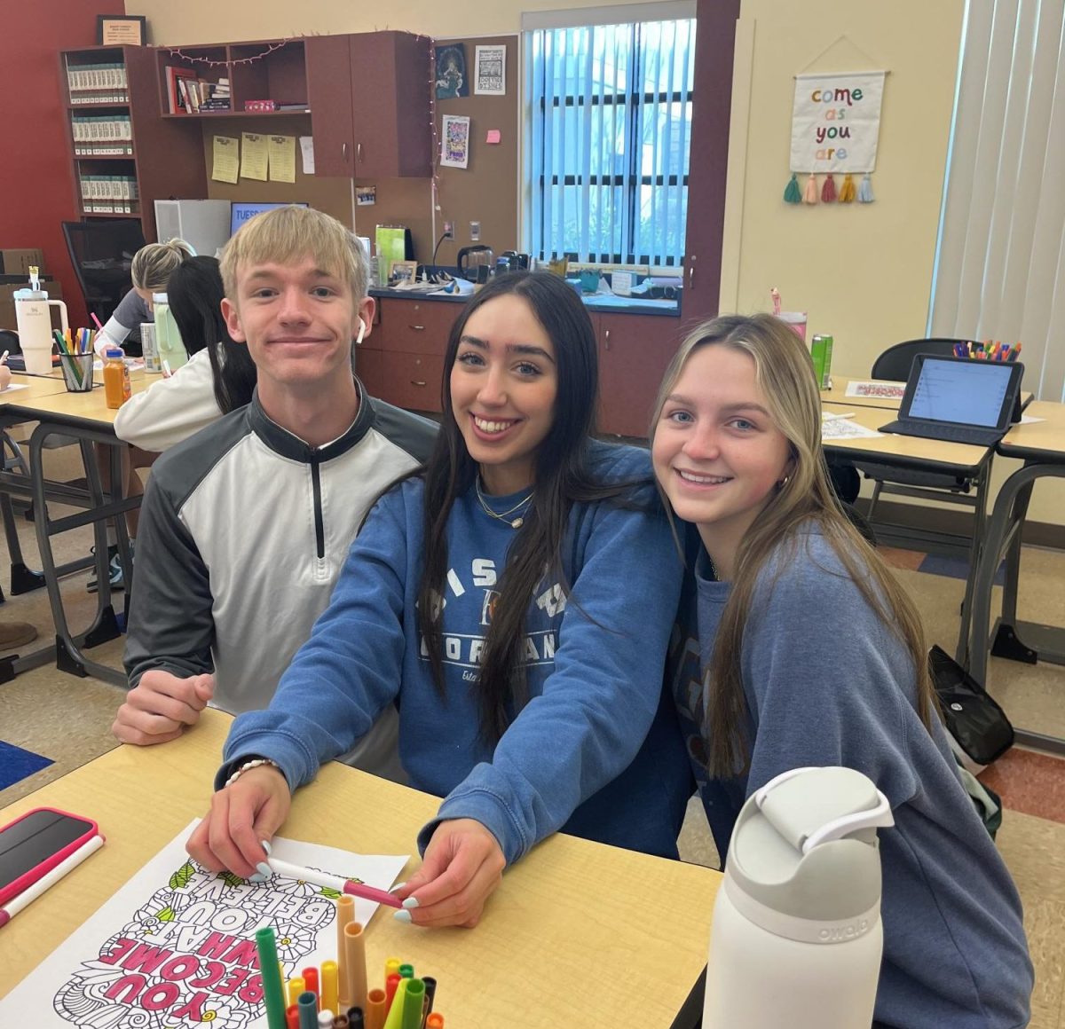 Jordan Vandever ‘25, Brooklyn Espinoza ‘25, and Lindsay Betke ‘25 during their Women in Faith period. 