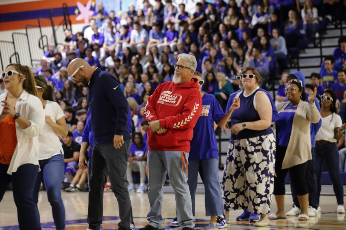 The teacher dance during the assembly