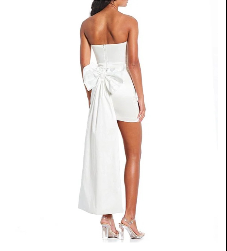 “Allison&Kelly dress” from Dillard’s. Martin ‘25’s dress for graduation.