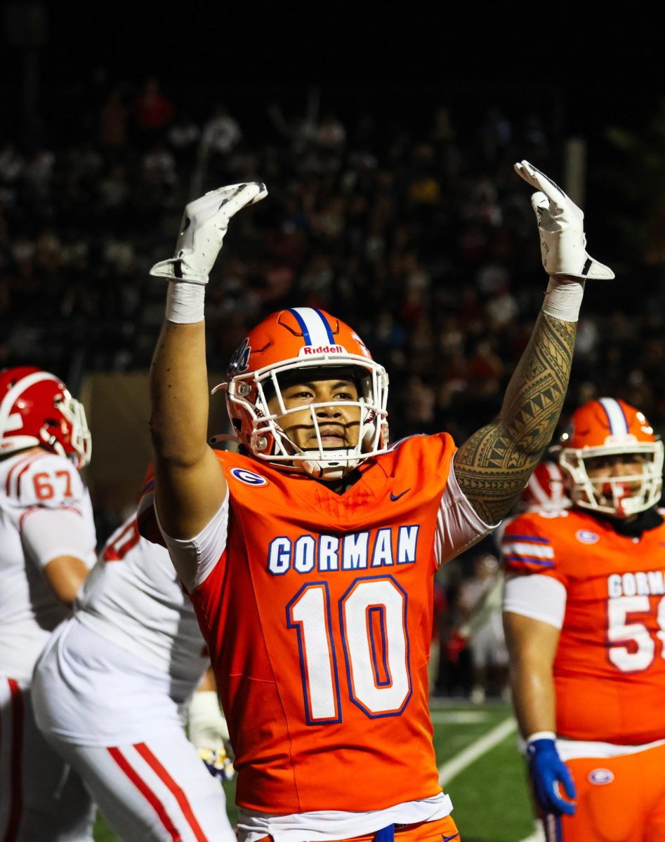 Tamatoa Gaoteote '27  celebrating after stopping an offensive run from Mater Dei 