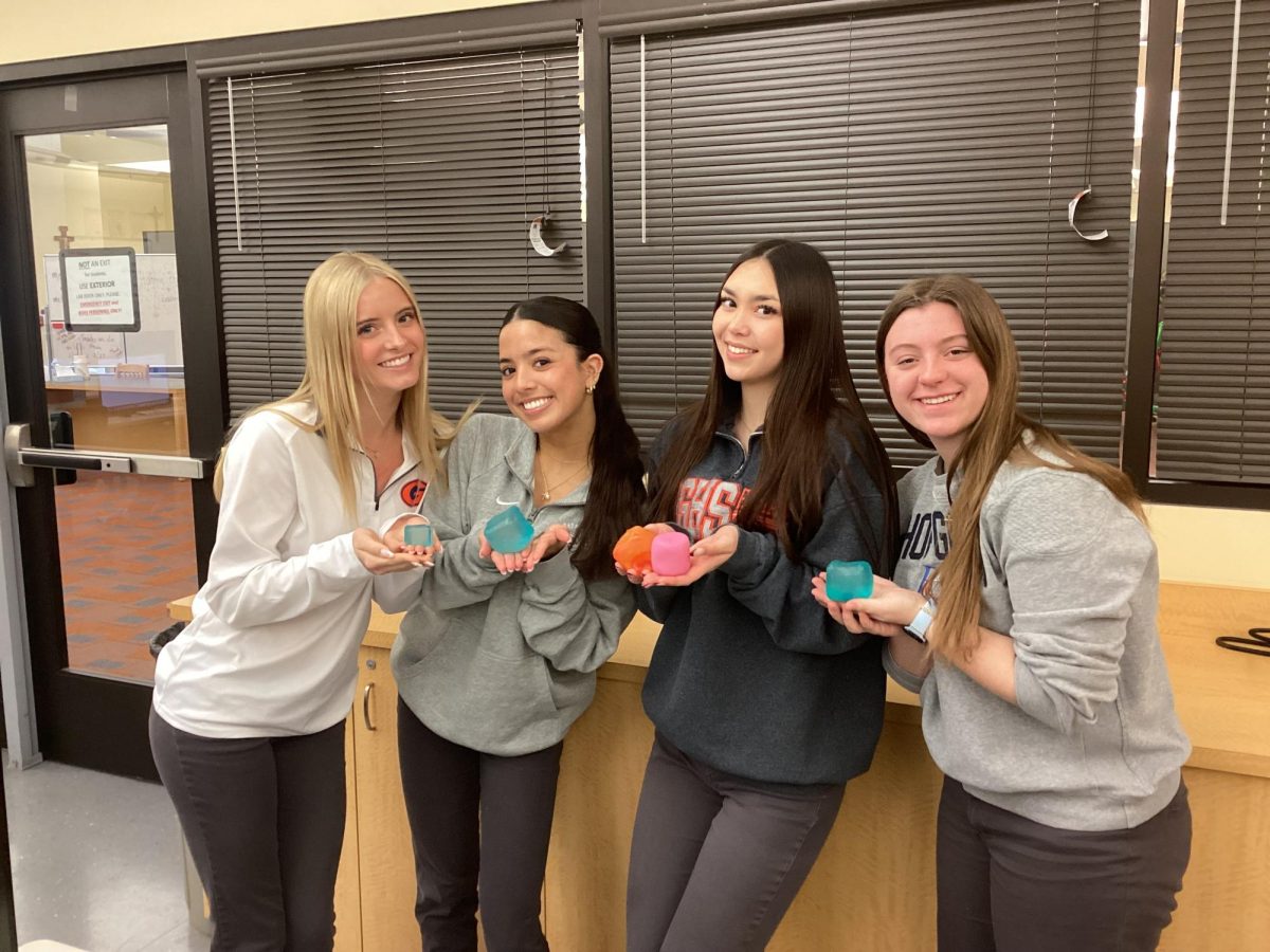 Students gathered with their needohs as a stress reliever.